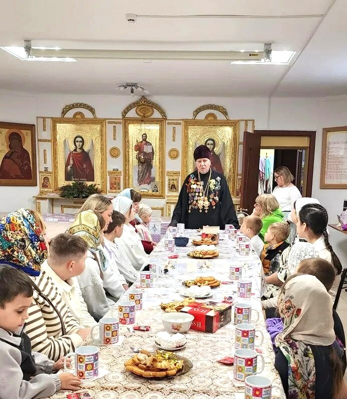 Встреча священнослужителя с юными натуралистами